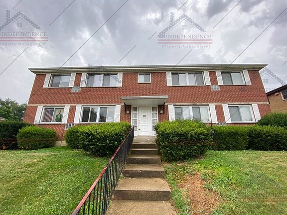 3rd image of 628 Wiltshire Blvd