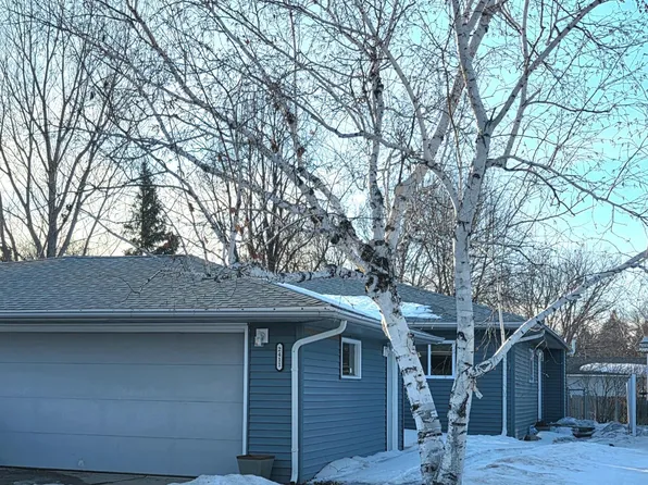 2411 Country Club Pkwy, Moorhead, MN 56560