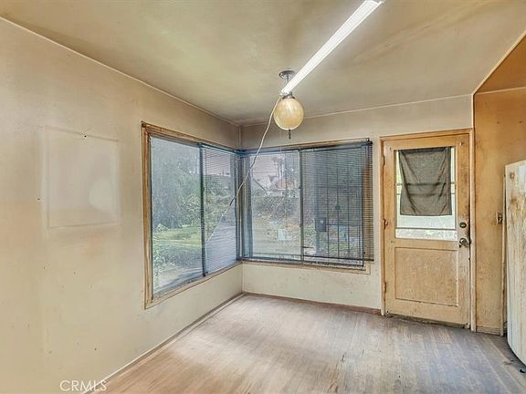 5th image of 674 Capital St