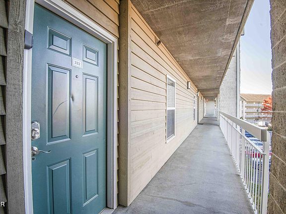 3rd image of 205 Ogle Dr #332
