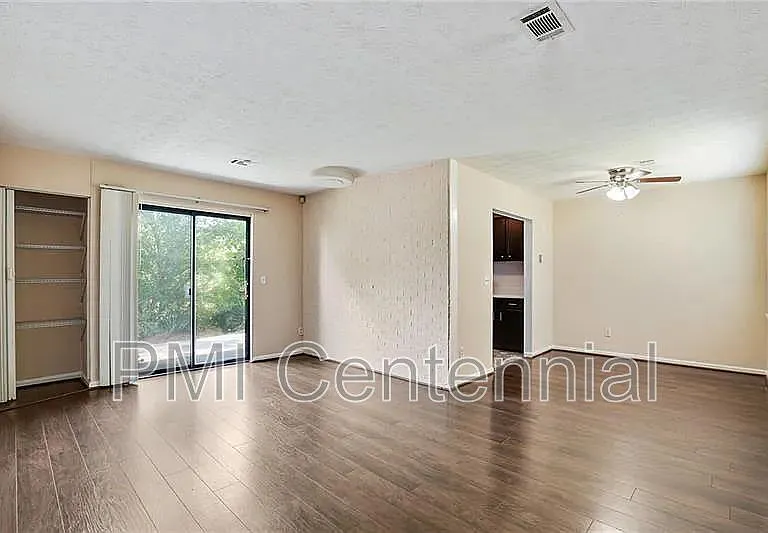 76 Sandalwood Cir — Photo 2
