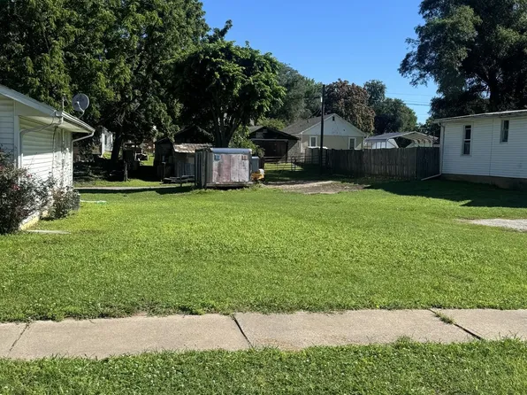 213 Maple St, Quincy, IL 62301