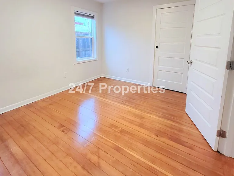 3215 NE 73rd Ave — Photo 8