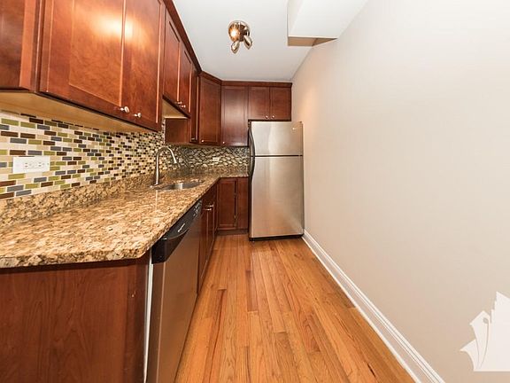 5th image of 6501 N Claremont Ave #X2