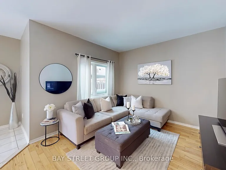 7229 Dime Cres — Photo 4