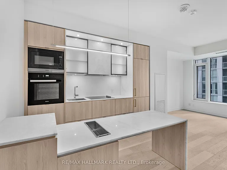 11 Yorkville Ave #3406 — Photo 10