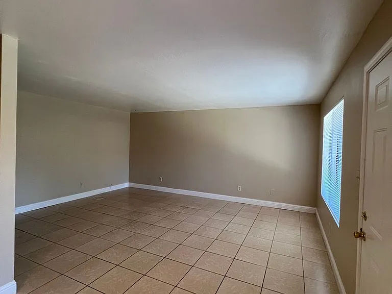 N Laurelglen Blvd 7612 — Photo 32