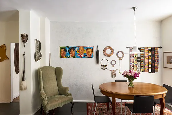 Sold by Warburg | media 31