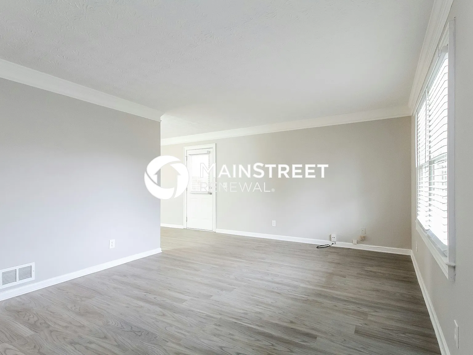 784 Marthas Dr — Photo 3