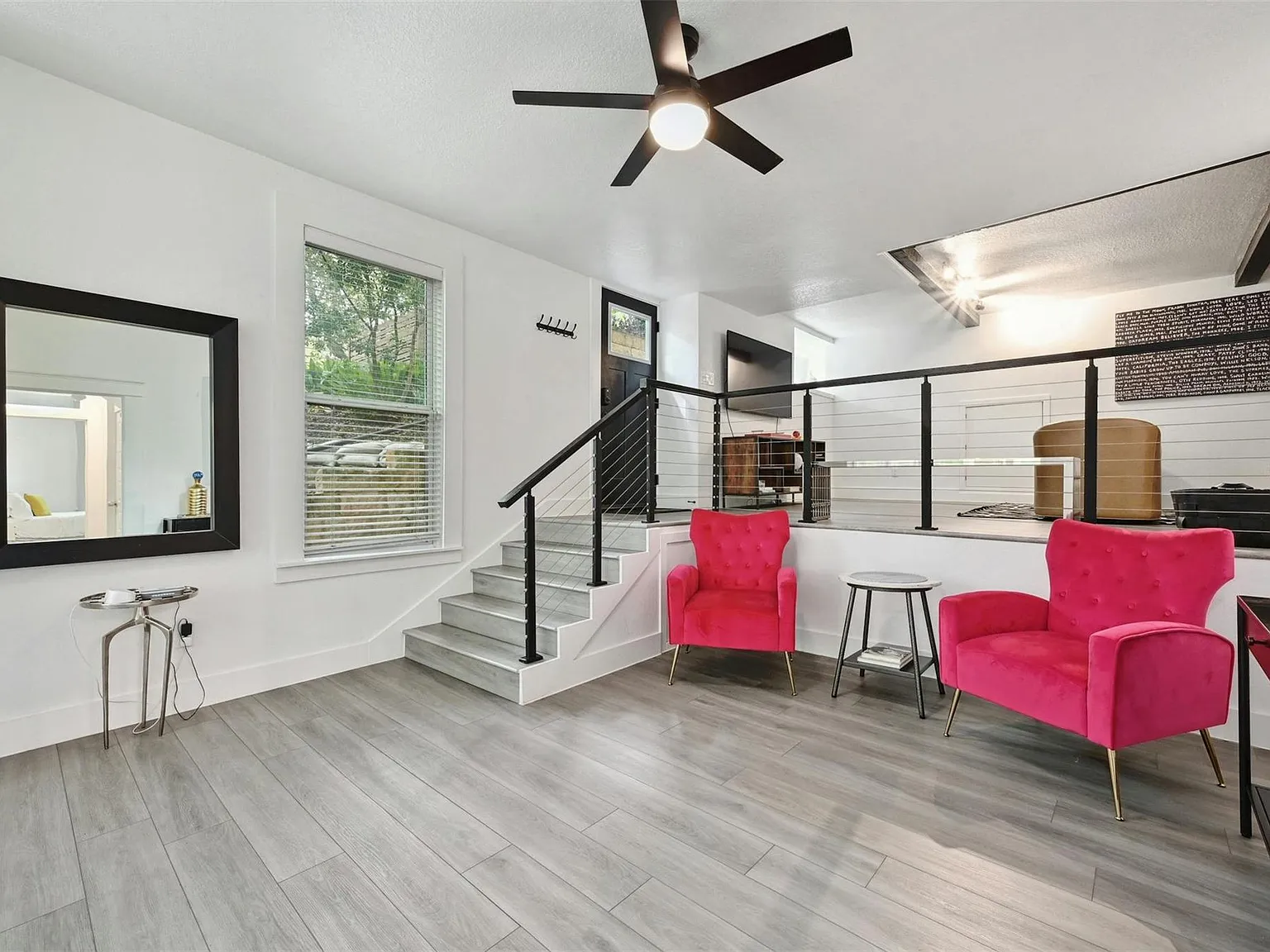 2 bed, 1.0 bath, 1452 sqft, $3,200 — Photo 4