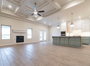 904 E Fulton Ct, Broken Arrow, OK 74012