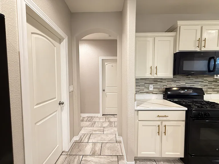 1028 Flyer Pl — Photo 13