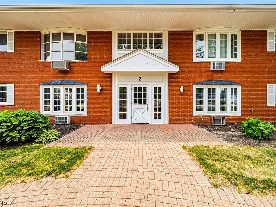 1st image of 2 Meadowlawn Dr Unit 5