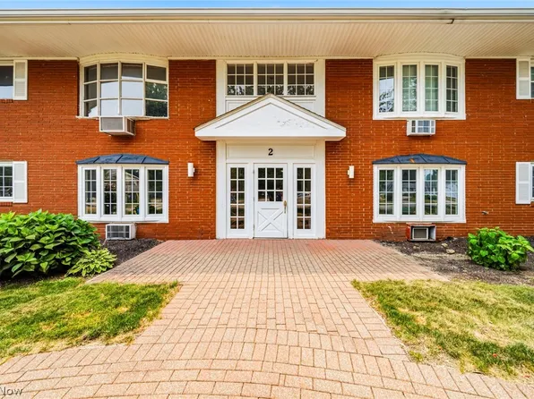 2 Meadowlawn Dr Unit 5, Mentor, OH 44060
