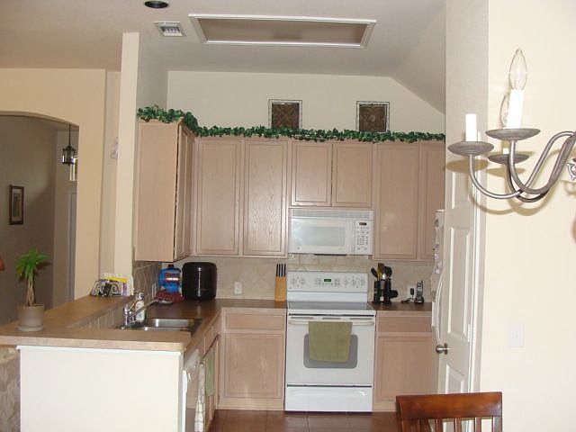 2nd image of 1072 Ponderosa Rdg
