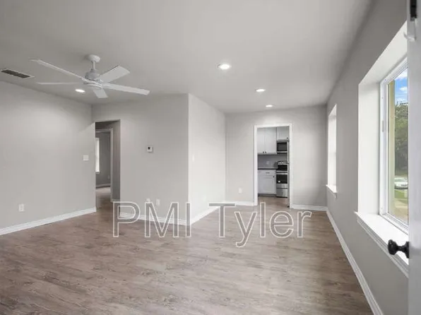 1816 W Oakwood St, Tyler, TX 75702