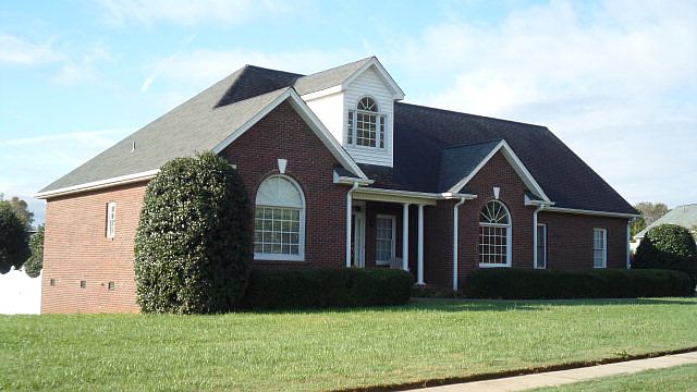 1st image of 102 Tall Pine Dr
