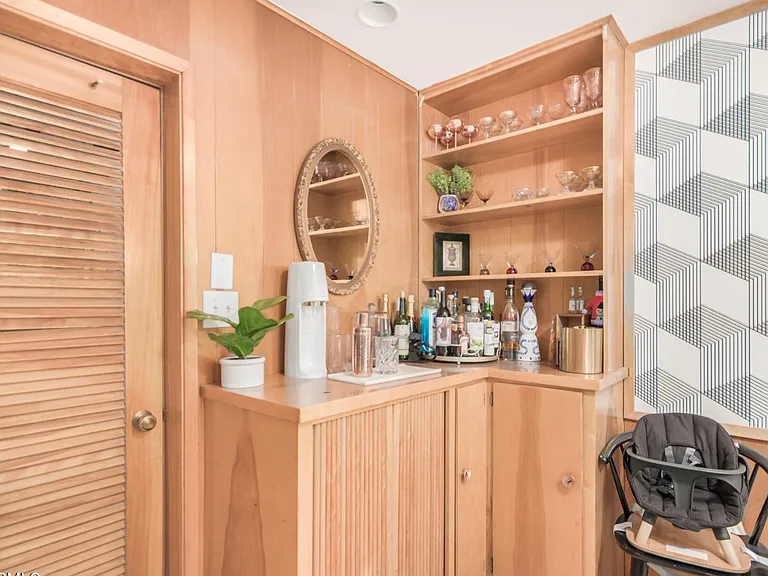 1024 W Georgia Ave — Photo 13