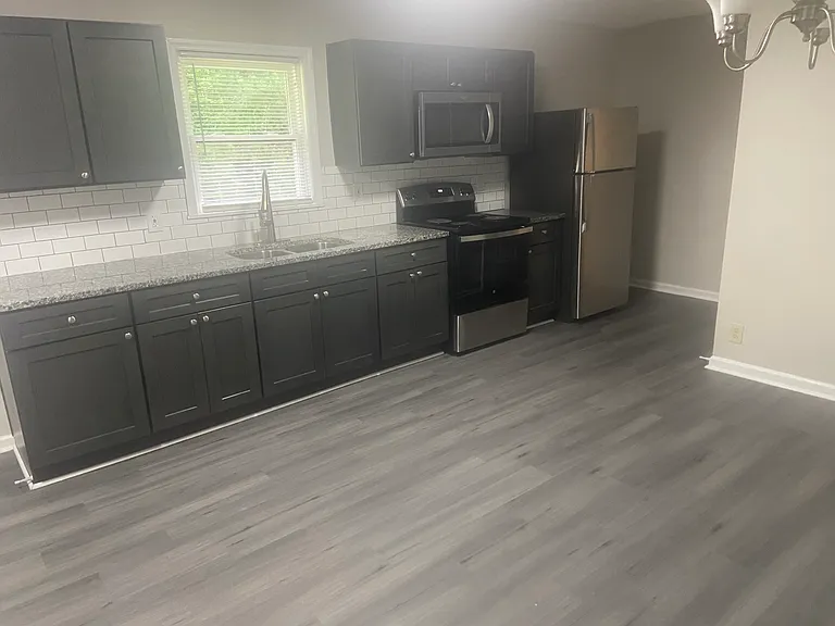 2473 Charlene Ct — Photo 3