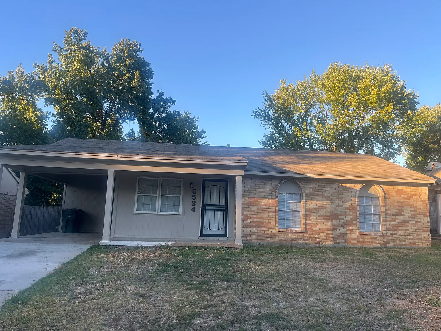 3 bed, 1000 sqft, $1,400 — Photo 2