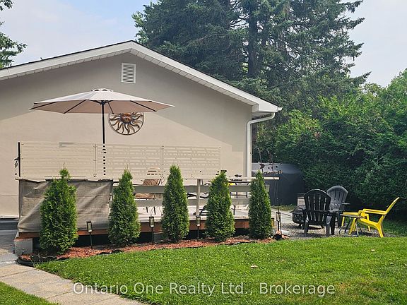 3rd image of 150 Lofty Pines Cres