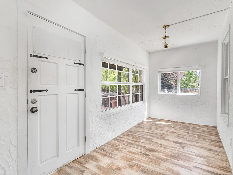 364 Puritan Rd — Photo 13