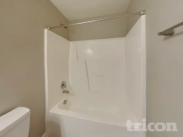 1524 Hamilton Hills Dr — Photo 12