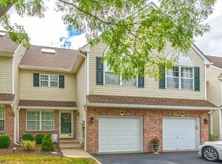 27 Cooper Ln, Millington, NJ
