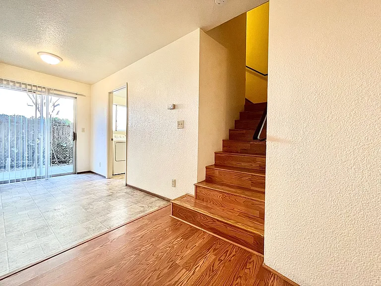 720 W 2nd Ave — Photo 6