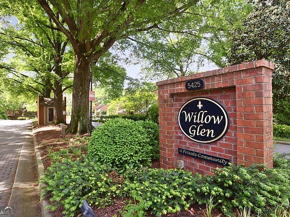 2nd image of 49 Willow Gln