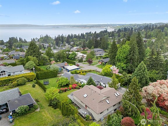 3rd image of 5128 Seaview Way