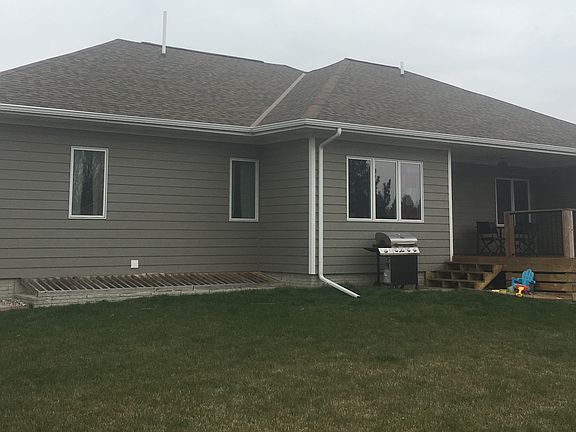 3rd image of 108 Taylor St