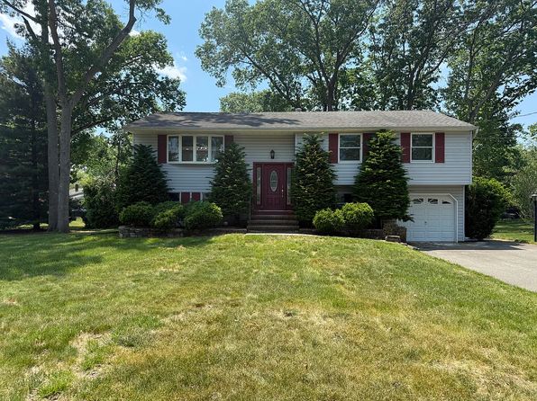 2 Susanna Ct