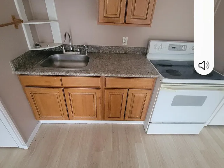 6105 Franklin Ave #B — Photo 3