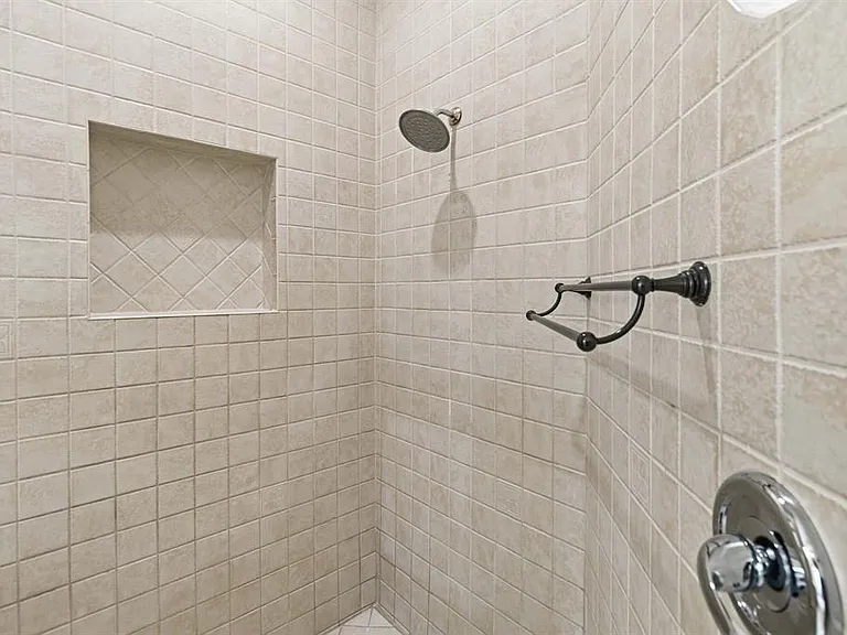 8310 Tivoli Dr — Photo 15