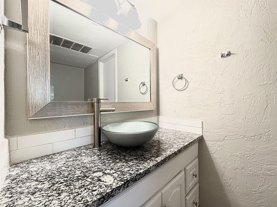 1st image of 900 NW 24th St #Paseo24-812-0
