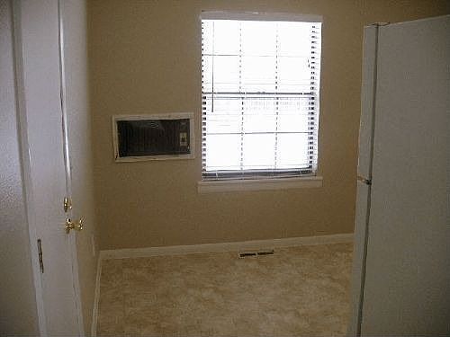 5th image of 1765 Sussex St