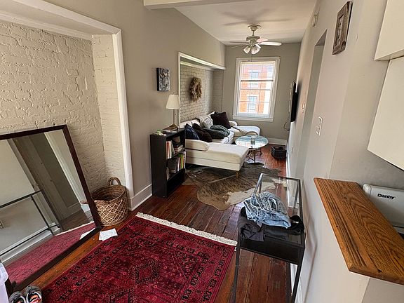 2nd image of 1432 Lombard St #3C