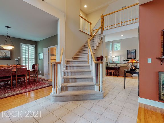 3rd image of 15 Cedar Dr