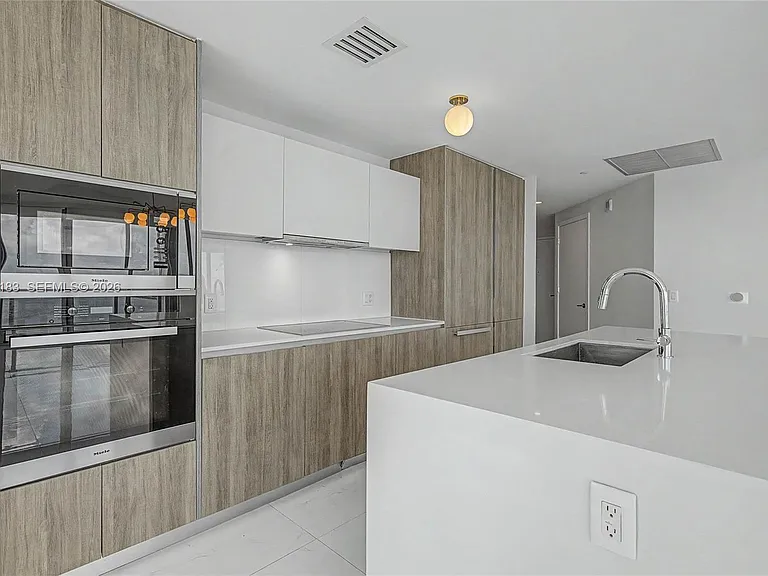 2900 NE 7th Ave #3107 — Photo 4