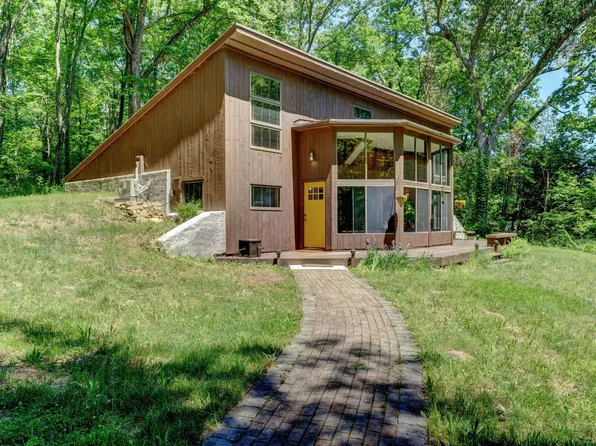 76 Davis Road, Mansfield, CT 06268