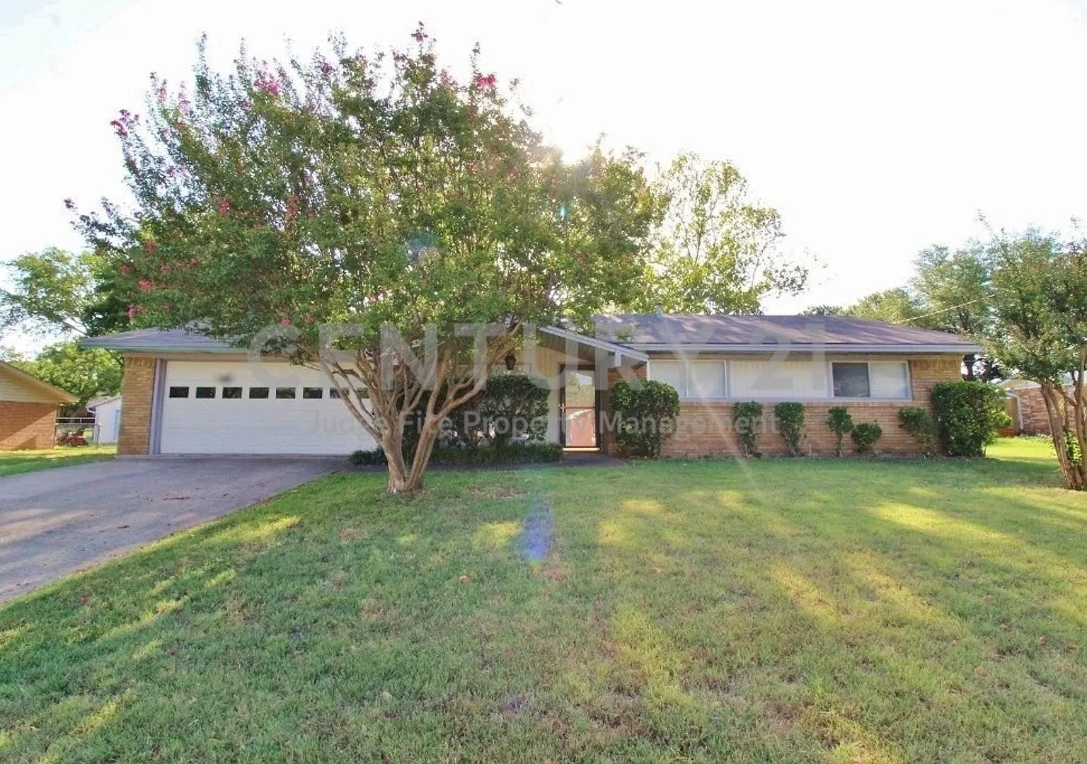 Beautiful 3/2/2 in Midlothian For Rent! — Photo 1