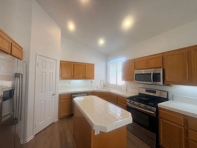 26805 China Dr — Photo 11