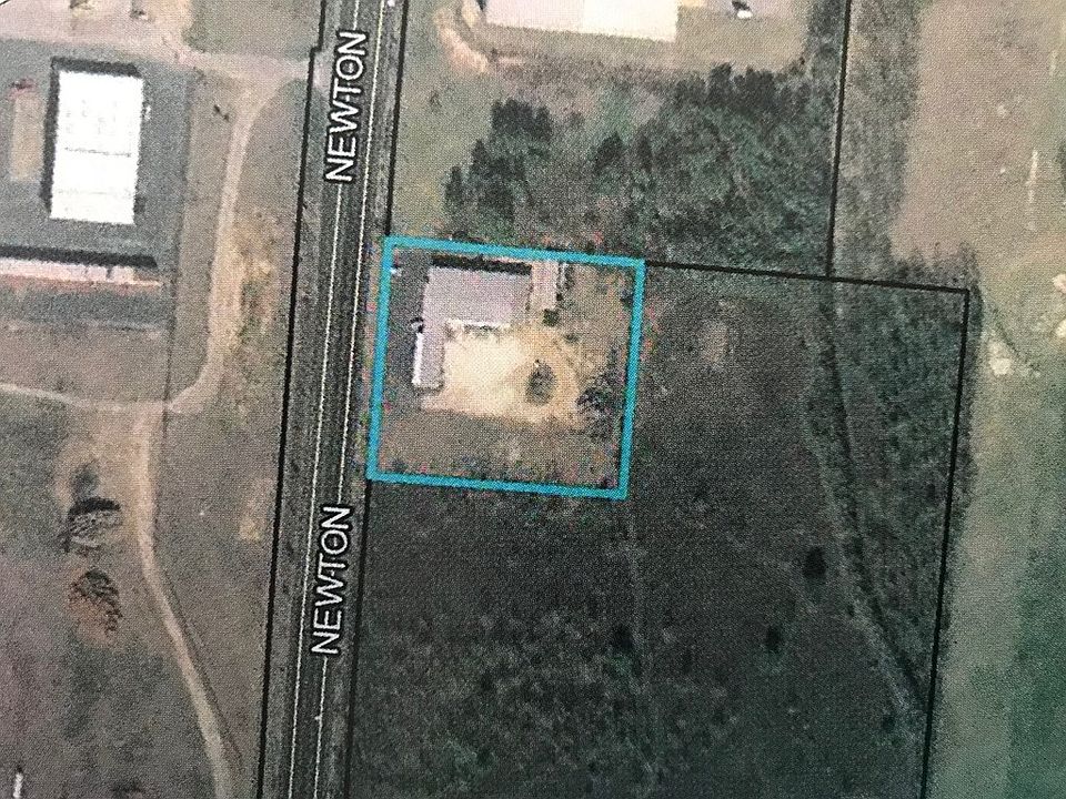 2nd image of 3925 Newton Rd