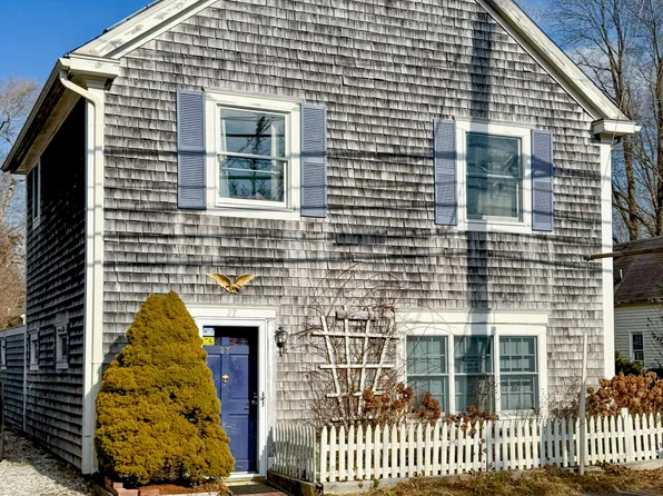 27 Carriage Shop Road, East Falmouth, MA 02536