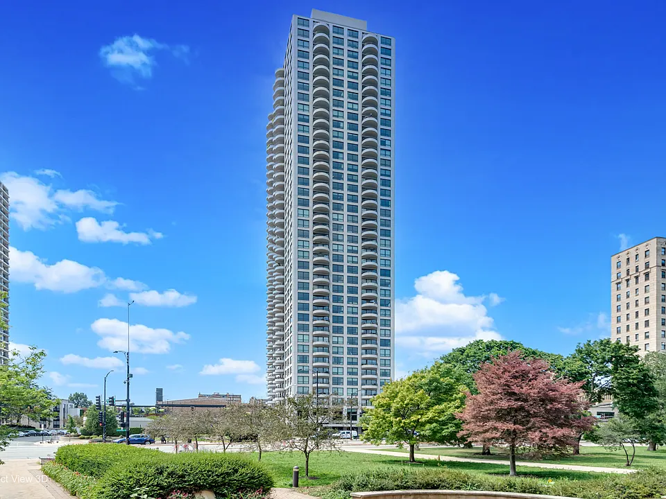 2020 N Lincoln Ave #12G