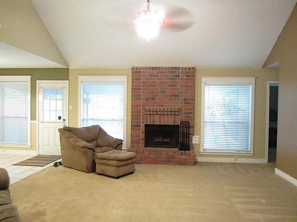 2nd image of 16322 Elmwood Point Ln