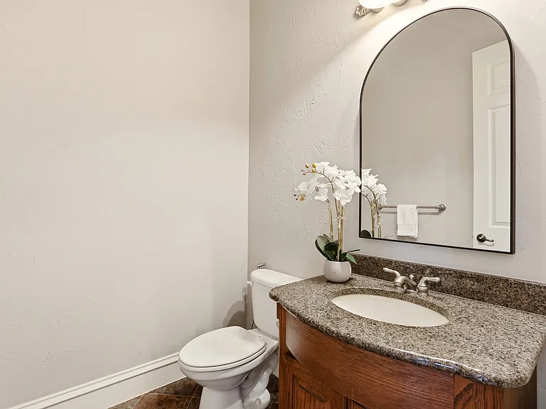 1224 Crockett Dr — Photo 25