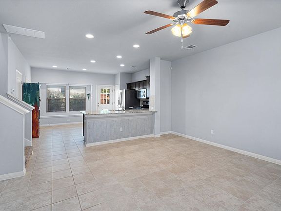 4th image of 452 S Brook Dr