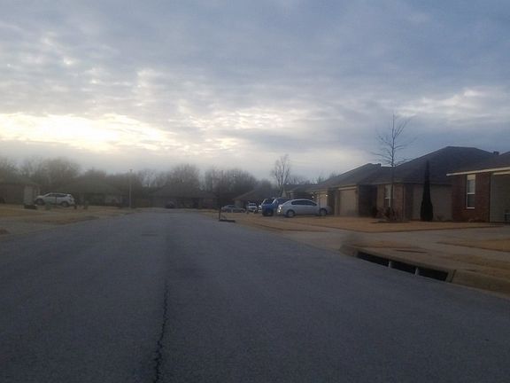 5th image of 603 W Gillian Ave